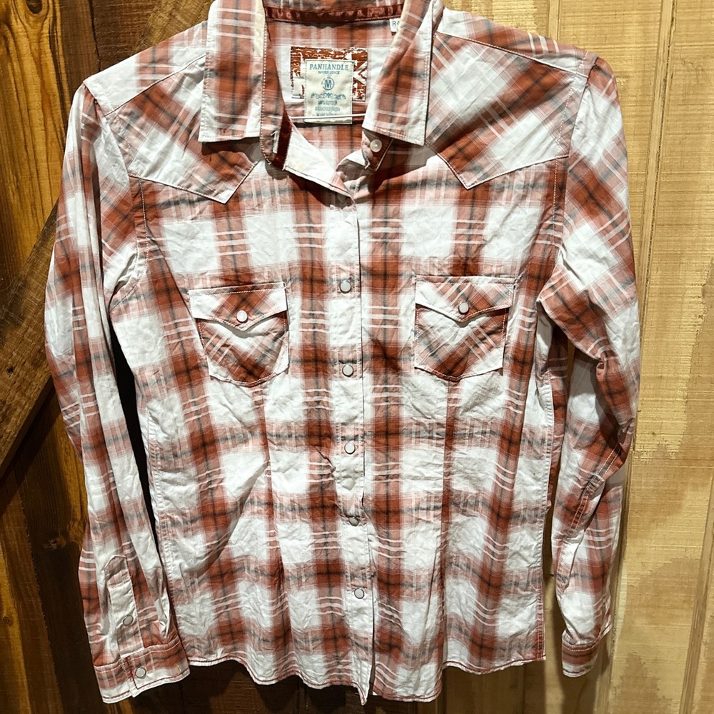 Women’s Pandhandle slim button down medium